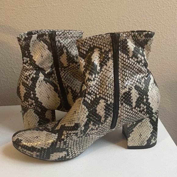 Snake Snik Booties - Picture 2 of 3